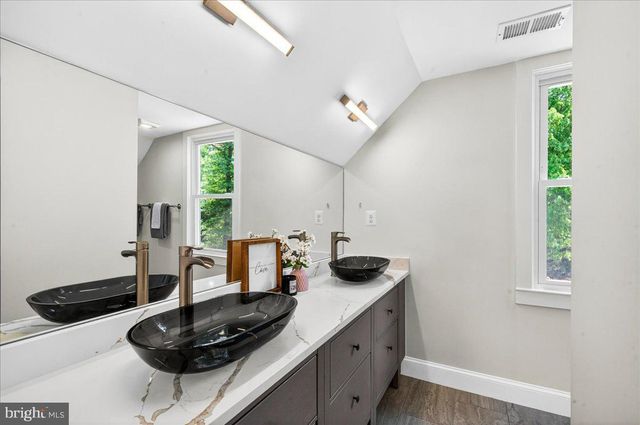 4448 W BRADDOCK RD, Alexandria, VA 22304