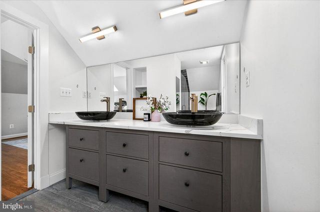 4448 W BRADDOCK RD, Alexandria, VA 22304