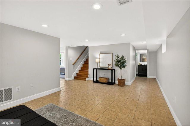 4448 W BRADDOCK RD, Alexandria, VA 22304