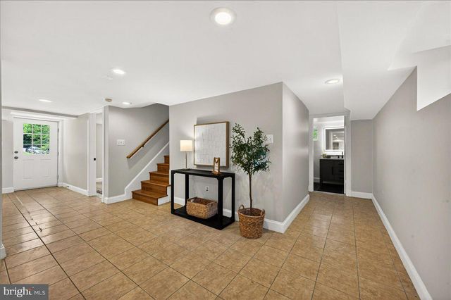 4448 W BRADDOCK RD, Alexandria, VA 22304