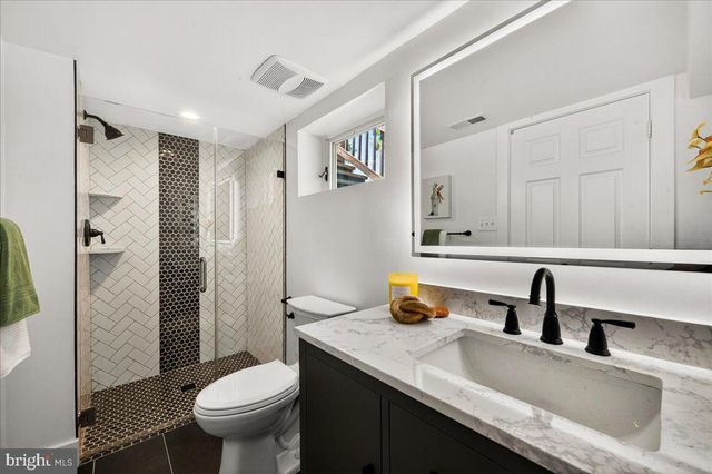 4448 W BRADDOCK RD, Alexandria, VA 22304