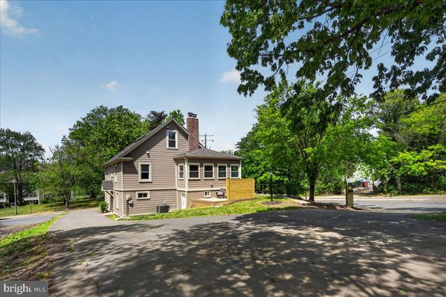 4448 W BRADDOCK RD, Alexandria, VA 22304