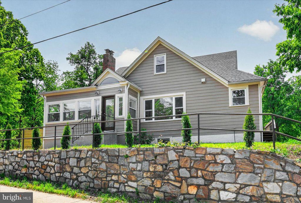 4448 W BRADDOCK RD, Alexandria, VA 22304