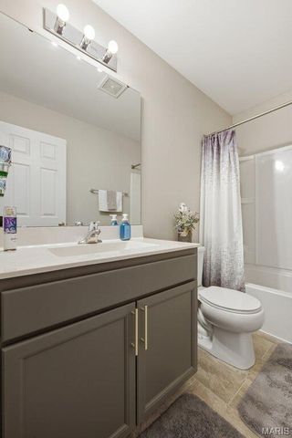 721 Creek View Drive, Fenton, MO 63026