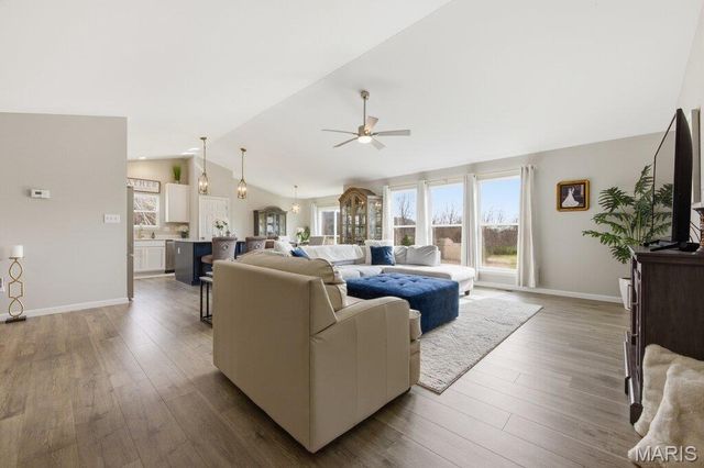 721 Creek View Drive, Fenton, MO 63026