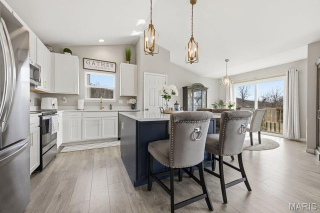 721 Creek View Drive, Fenton, MO 63026