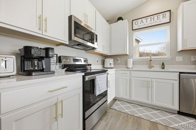 721 Creek View Drive, Fenton, MO 63026