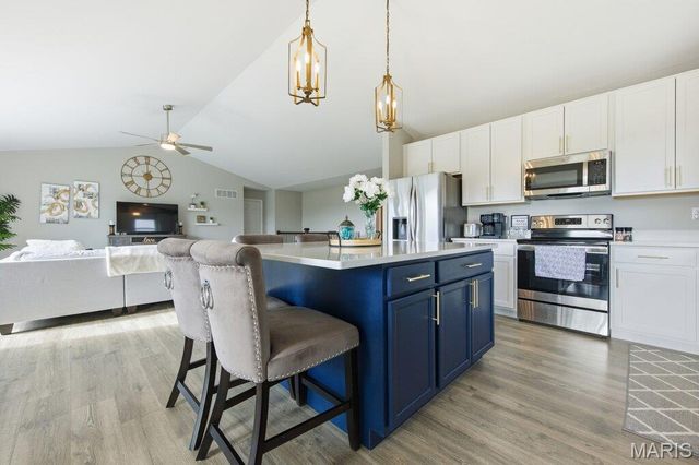 721 Creek View Drive, Fenton, MO 63026