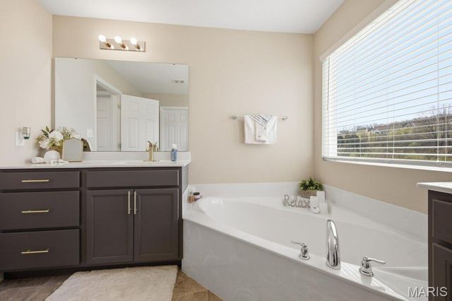 721 Creek View Drive, Fenton, MO 63026