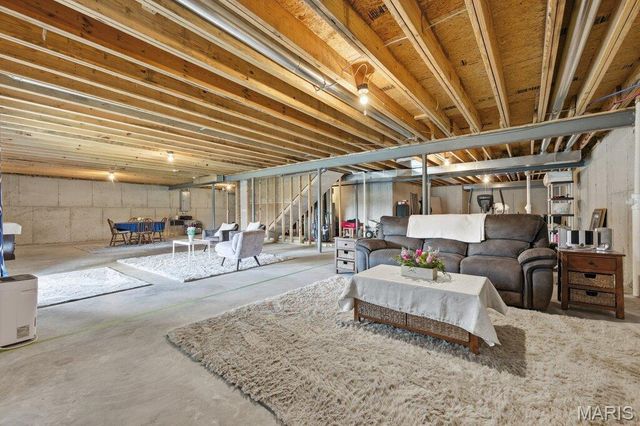 721 Creek View Drive, Fenton, MO 63026