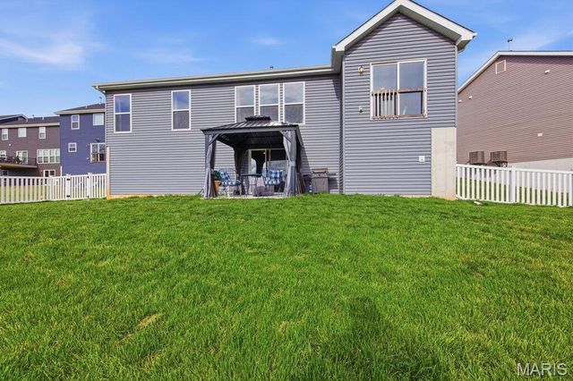 721 Creek View Drive, Fenton, MO 63026