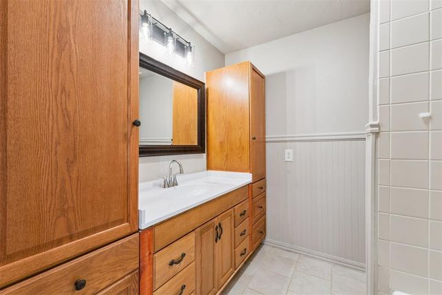 1101 N Douglas Boulevard, Guthrie, OK 73044