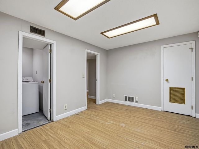 1929-1931 S 35 Street, Omaha, NE 68105