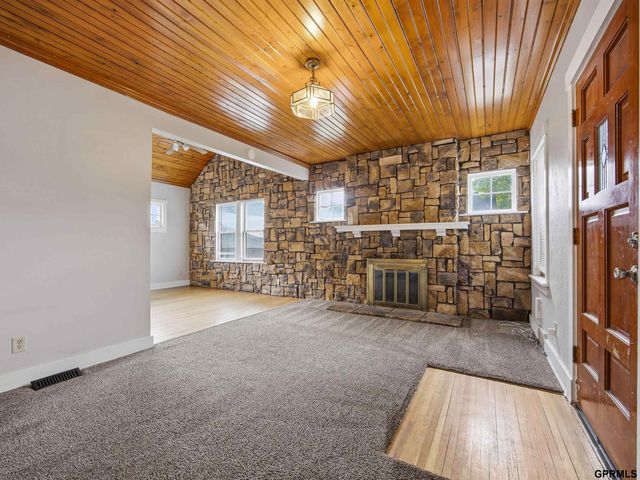 1929-1931 S 35 Street, Omaha, NE 68105