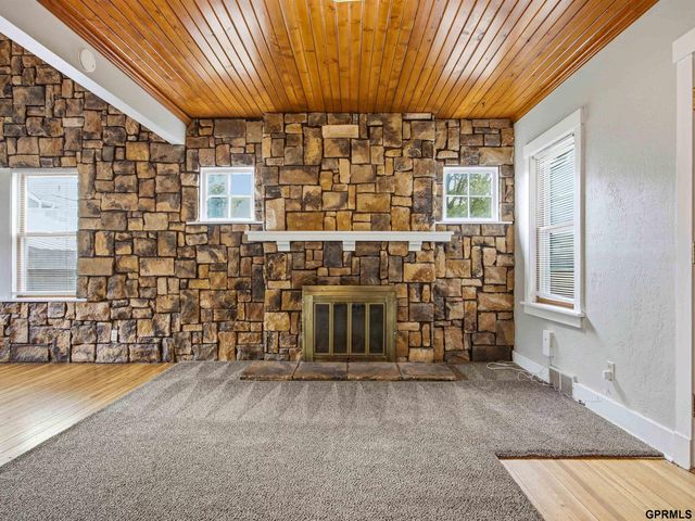 1929-1931 S 35 Street, Omaha, NE 68105