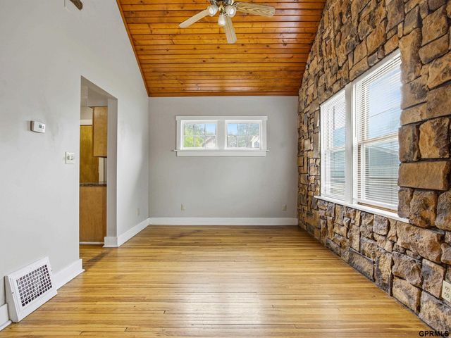 1929-1931 S 35 Street, Omaha, NE 68105
