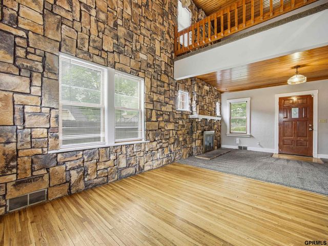 1929-1931 S 35 Street, Omaha, NE 68105
