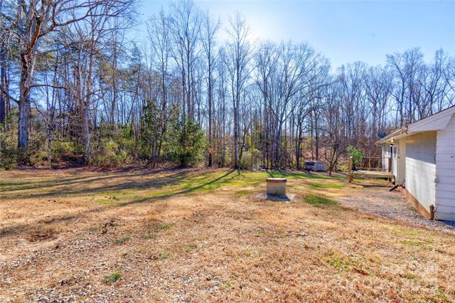 707 S 6th Street, Bessemer City, NC 28016