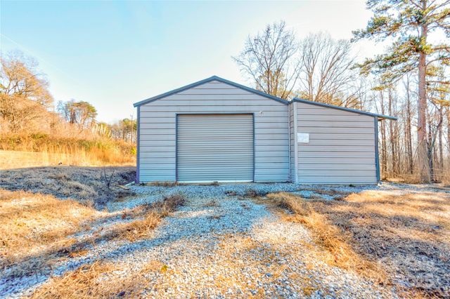 707 S 6th Street, Bessemer City, NC 28016