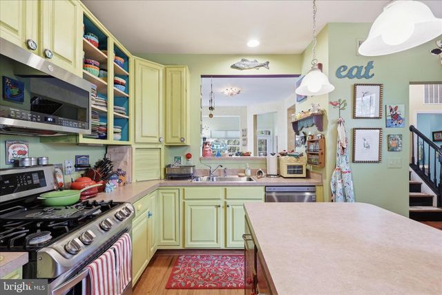 9411 PRIMROSE LN, Manassas Park, VA 20111
