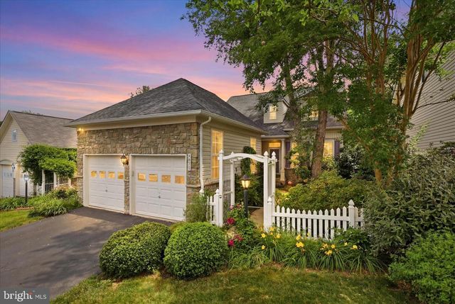9411 PRIMROSE LN, Manassas Park, VA 20111