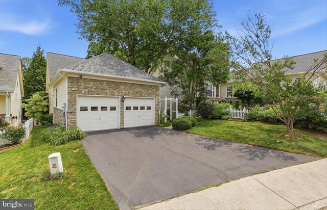 9411 PRIMROSE LN, Manassas Park, VA 20111