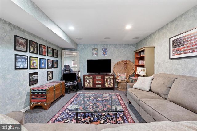 9411 PRIMROSE LN, Manassas Park, VA 20111