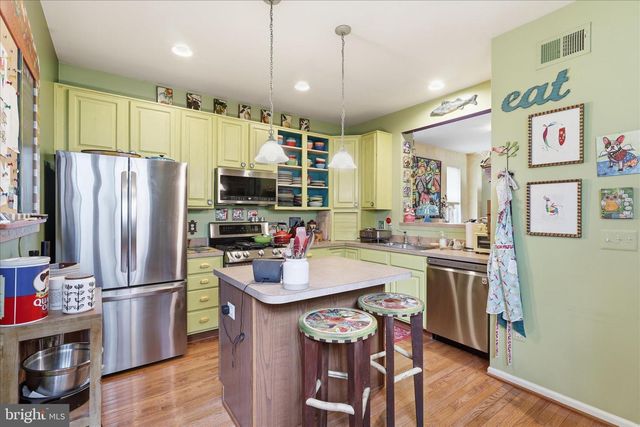 9411 PRIMROSE LN, Manassas Park, VA 20111