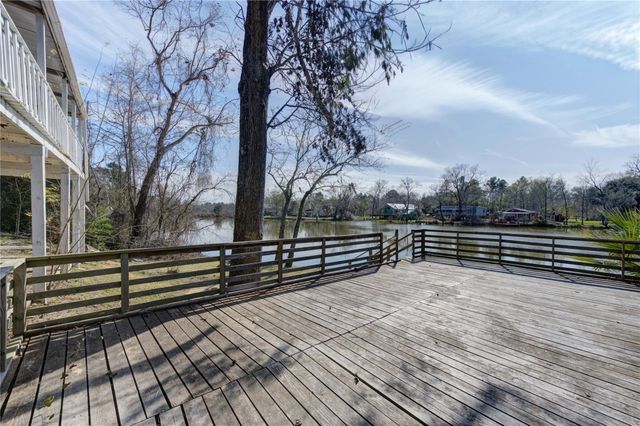 232 Hideaway Lane, Goodrich, TX 77335