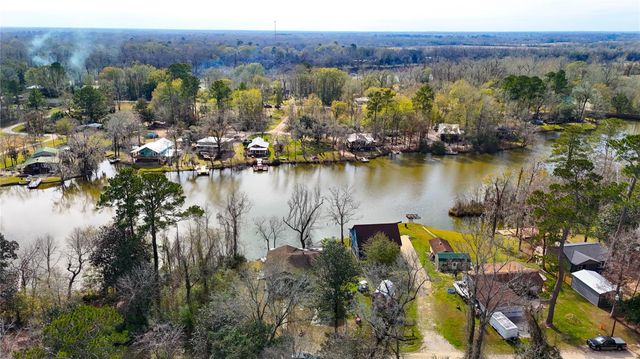 232 Hideaway Lane, Goodrich, TX 77335