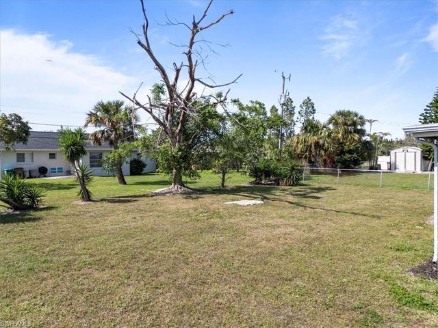 4216 1st CT, Cape Coral, FL 33904
