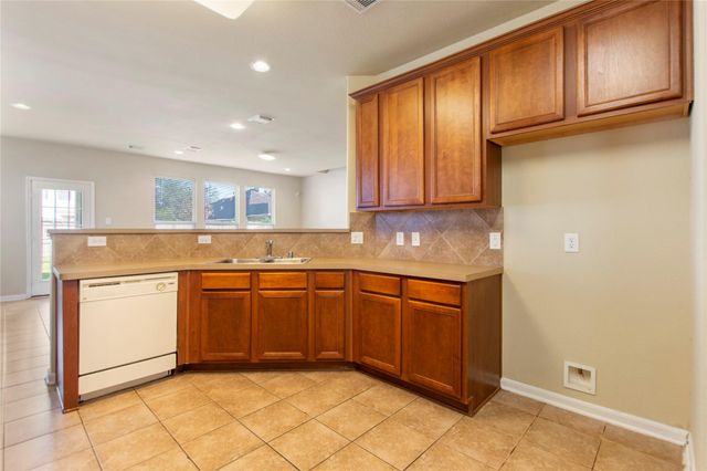 5310 Meadow Canyon Drive, Sugar Land, TX 77479