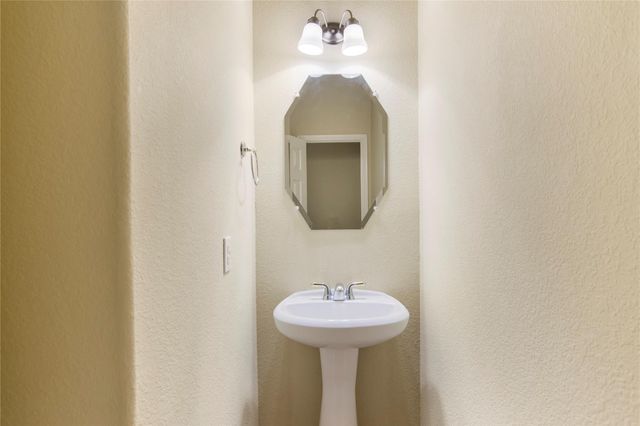 5310 Meadow Canyon Drive, Sugar Land, TX 77479