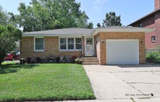 329 W Ridgeland Avenue, Waukegan, IL 60085