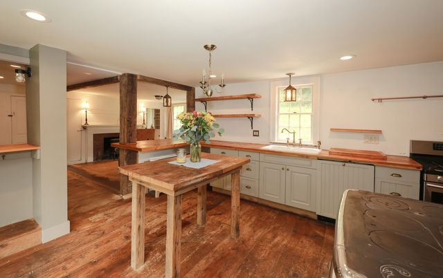 301 Tiffany Hill Road, Weare, NH 03281