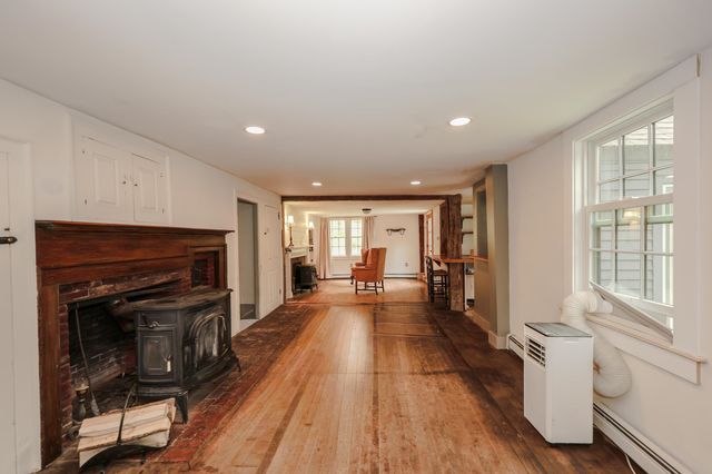 301 Tiffany Hill Road, Weare, NH 03281