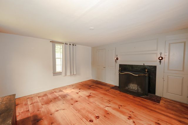 301 Tiffany Hill Road, Weare, NH 03281