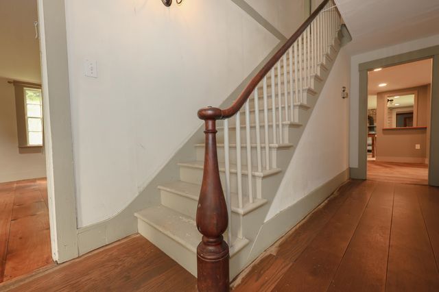 301 Tiffany Hill Road, Weare, NH 03281