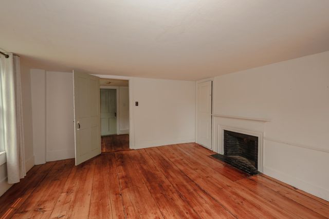 301 Tiffany Hill Road, Weare, NH 03281