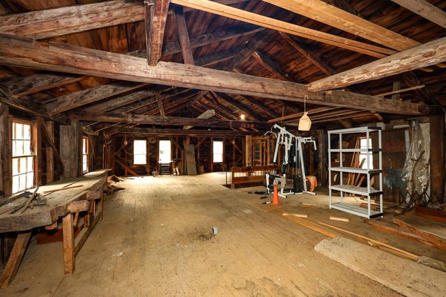 301 Tiffany Hill Road, Weare, NH 03281