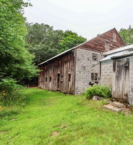 301 Tiffany Hill Road, Weare, NH 03281