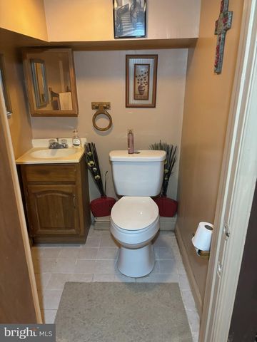 4824 REGENT ST, Philadelphia, PA 19143