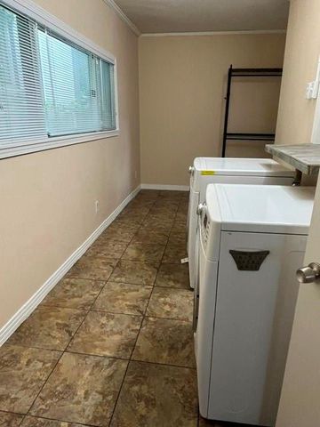1932 W Bell Street, Houston, TX 77019