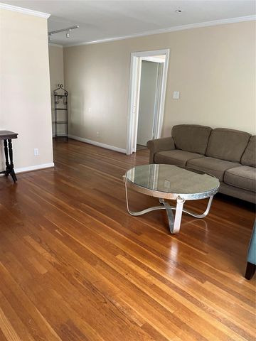 1932 W Bell Street, Houston, TX 77019