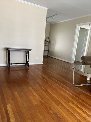 1932 W Bell Street, Houston, TX 77019