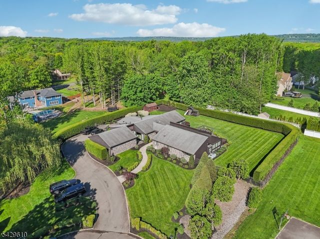 15 Laurie Ct, Scotch Plains Twp., NJ 07076