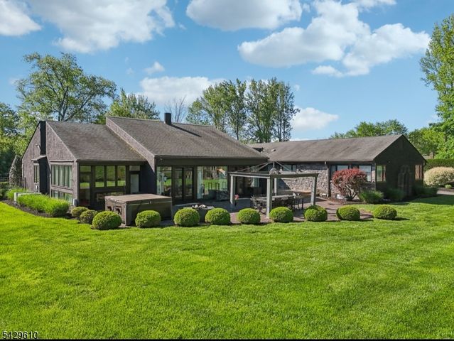 15 Laurie Ct, Scotch Plains Twp., NJ 07076