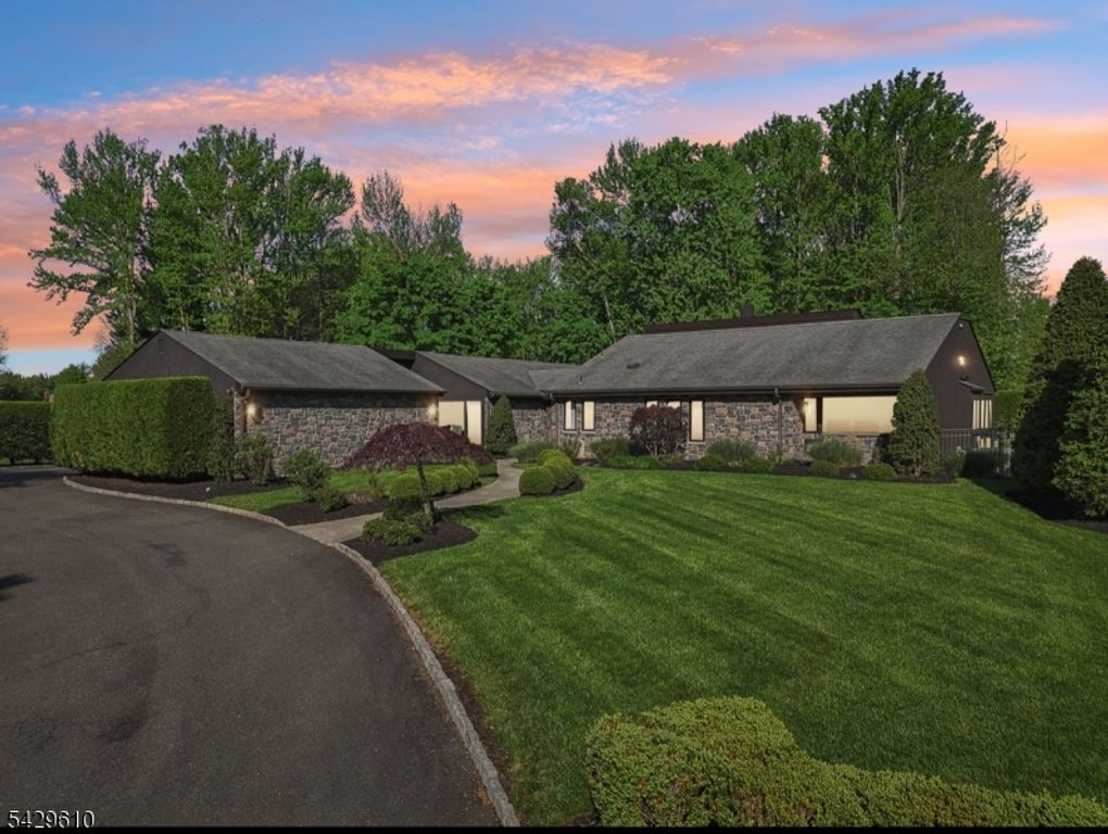 15 Laurie Ct, Scotch Plains Twp., NJ 07076