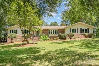 8128 Appaloosa Lane, Charlotte, NC 28215