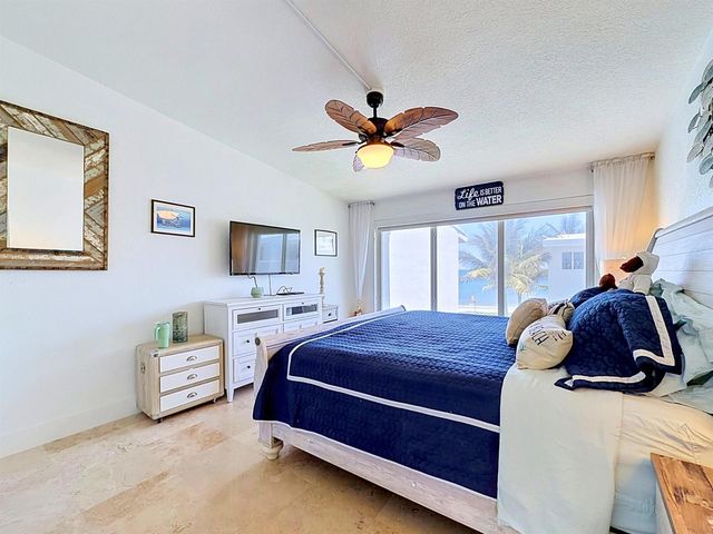 1043 Hillsboro Mile 19c, Hillsboro Beach, FL 33062